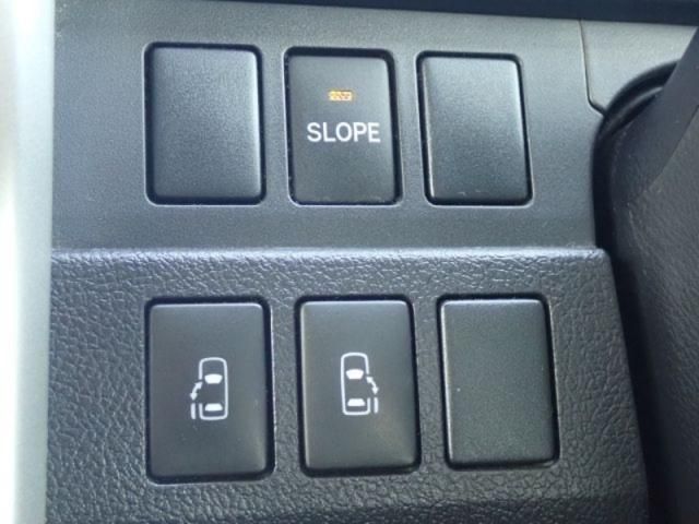 TOYOTA NOAH 2010 Image 31