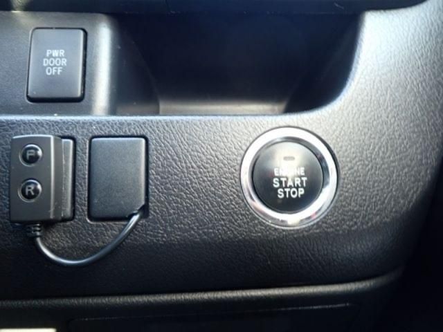 TOYOTA NOAH 2010 Image 31