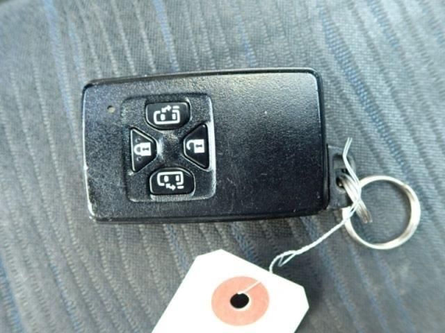 TOYOTA NOAH 2010 Image 31