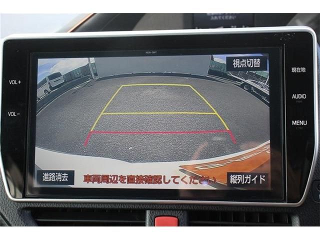 TOYOTA VOXY HYBRID 2017 Image 31