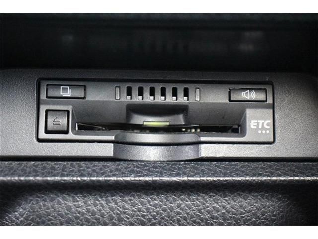 TOYOTA VOXY HYBRID 2017 Image 31