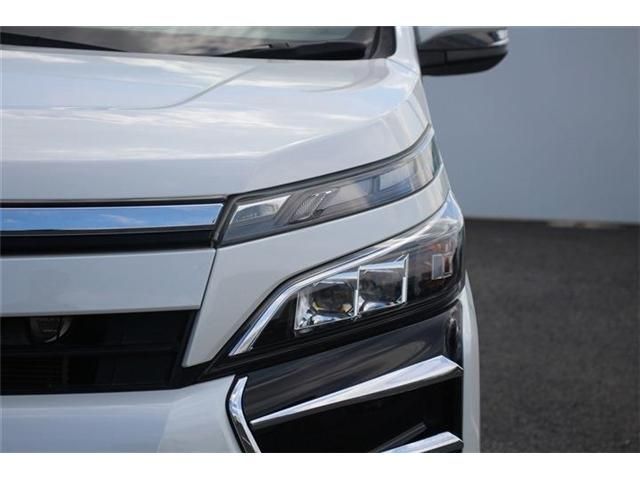 TOYOTA VOXY HYBRID 2017 Image 31