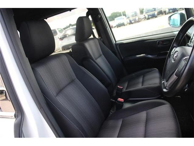 TOYOTA VOXY HYBRID 2017 Image 31