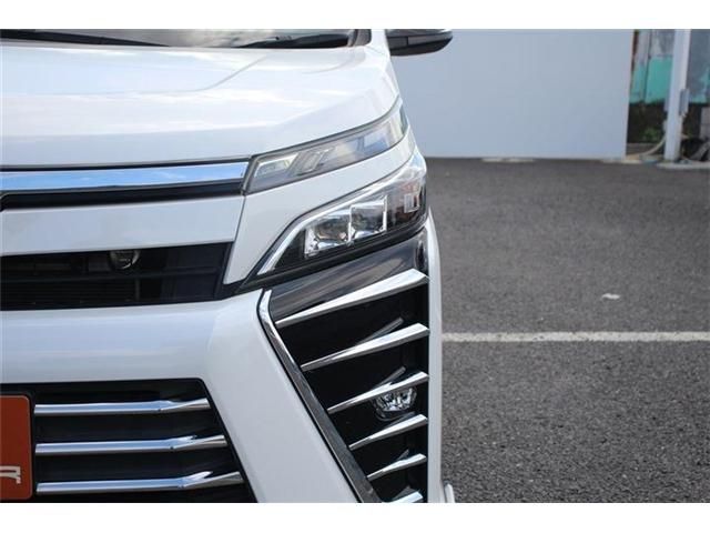 TOYOTA VOXY HYBRID 2017 Image 31