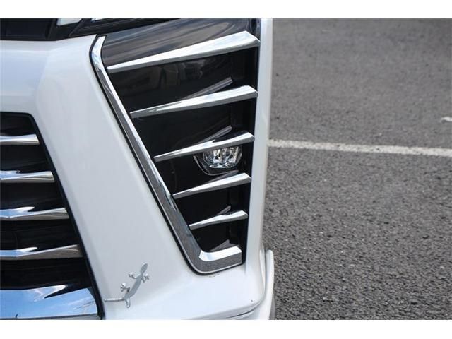 TOYOTA VOXY HYBRID 2017 Image 31