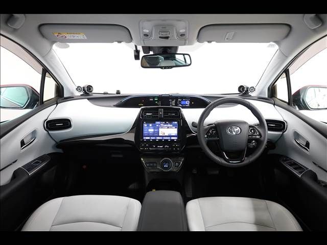 TOYOTA PRIUS PHV 2020 Image 31