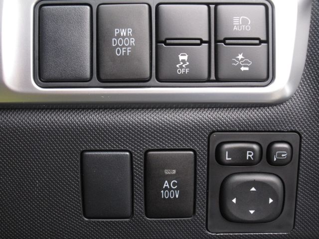 TOYOTA ESTIMA HYBRID 4WD 2017 Image 31