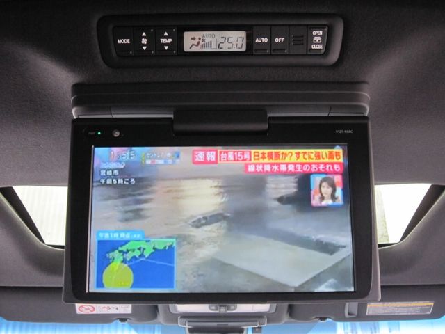 TOYOTA ESTIMA HYBRID 4WD 2017 Image 31