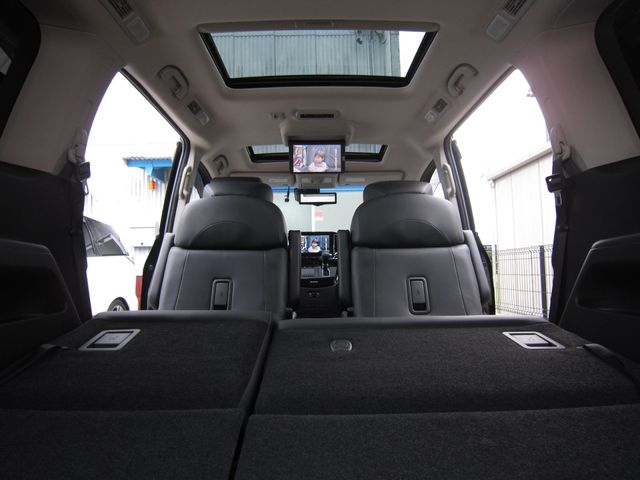 NISSAN ELGRAND 2021 Image 31