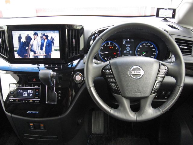 NISSAN ELGRAND 2021 Image 31