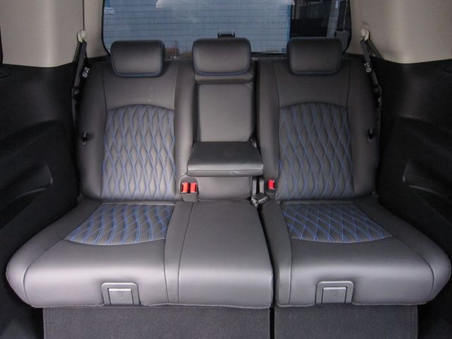 NISSAN ELGRAND 2021 Image 31