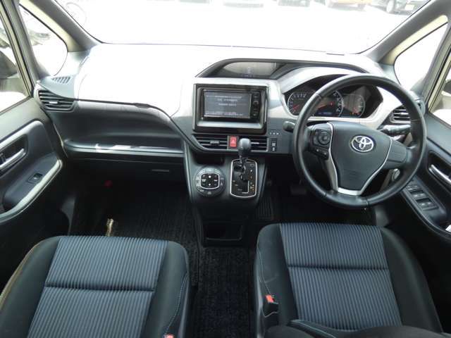 TOYOTA VOXY 2014 Image 31