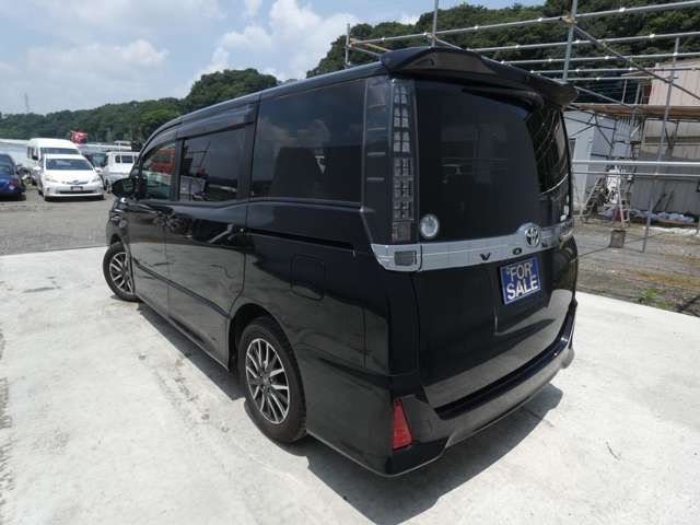 TOYOTA VOXY 2014 Image 31