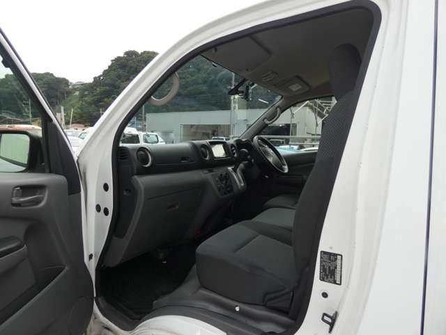 NISSAN NV350 CARAVAN 2012 Image 31