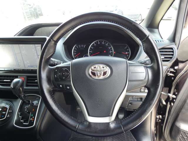 TOYOTA VOXY 2014 Image 31