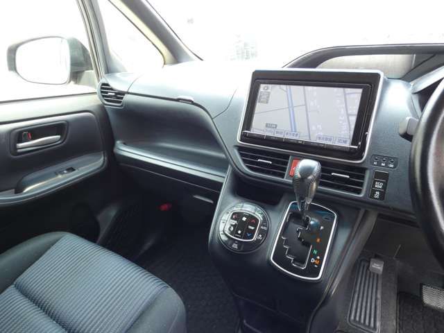 TOYOTA VOXY 2014 Image 31