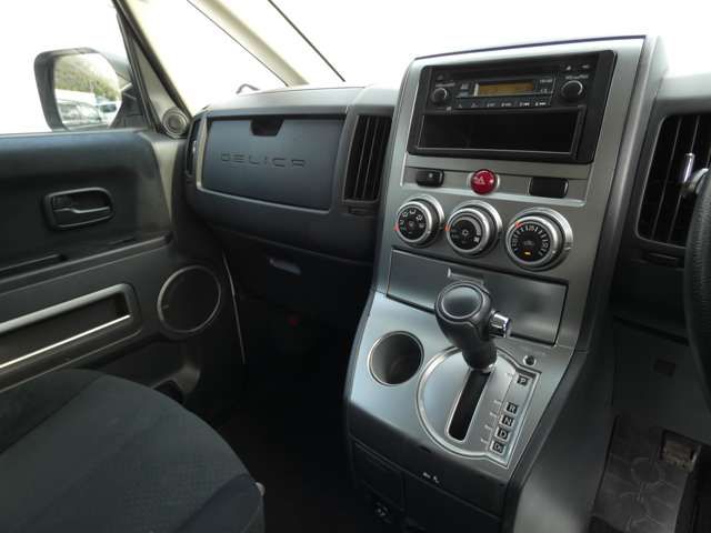 MITSUBISHI DELICA D:5 2WD 2008 Image 31