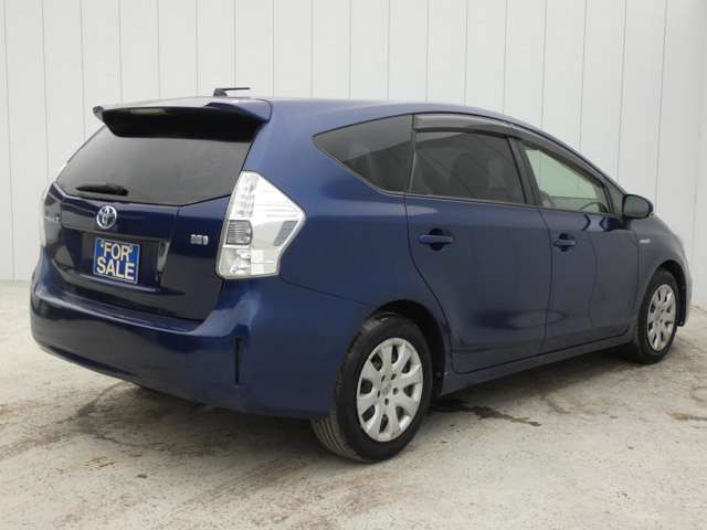 TOYOTA PRIUS ALPHA 2012 Image 31