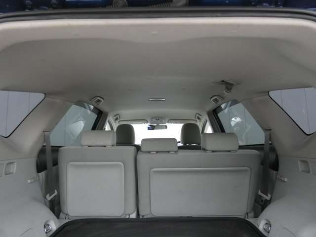 TOYOTA PRIUS ALPHA 2012 Image 31