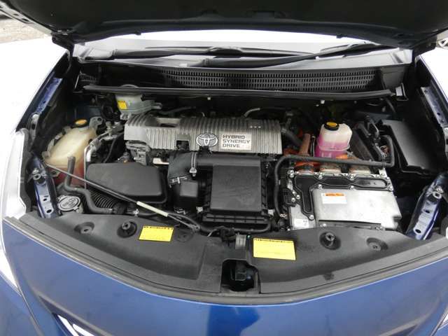 TOYOTA PRIUS ALPHA 2012 Image 31