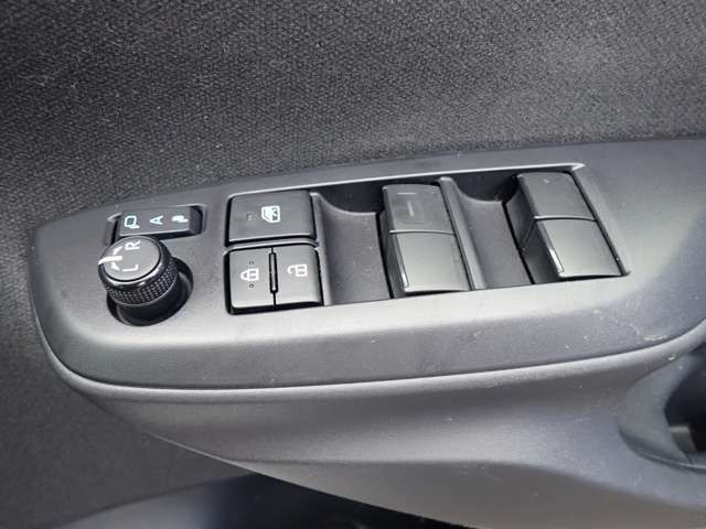 TOYOTA YARIS HYBRID 2020 Image 31