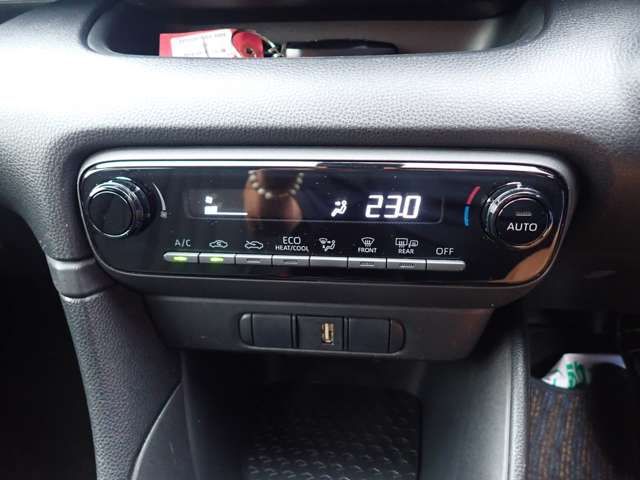 TOYOTA YARIS HYBRID 2020 Image 31