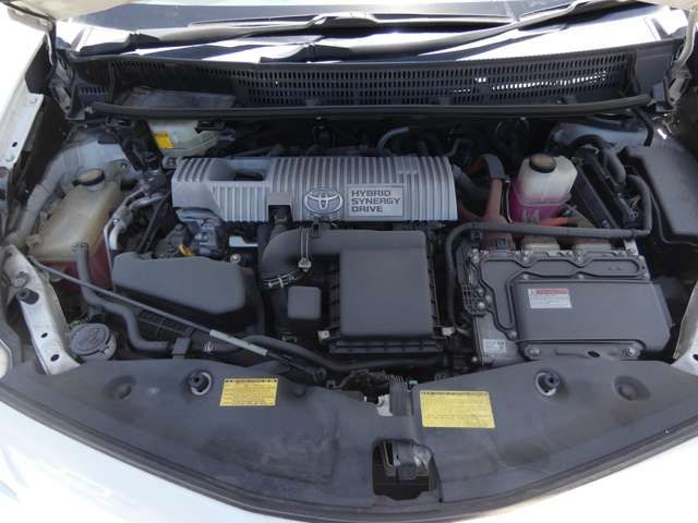 TOYOTA PRIUS ALPHA 2013 Image 31