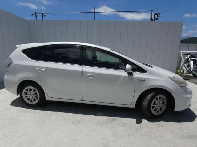 TOYOTA PRIUS ALPHA 2013 Image 31