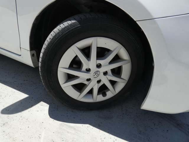 TOYOTA PRIUS ALPHA 2013 Image 31