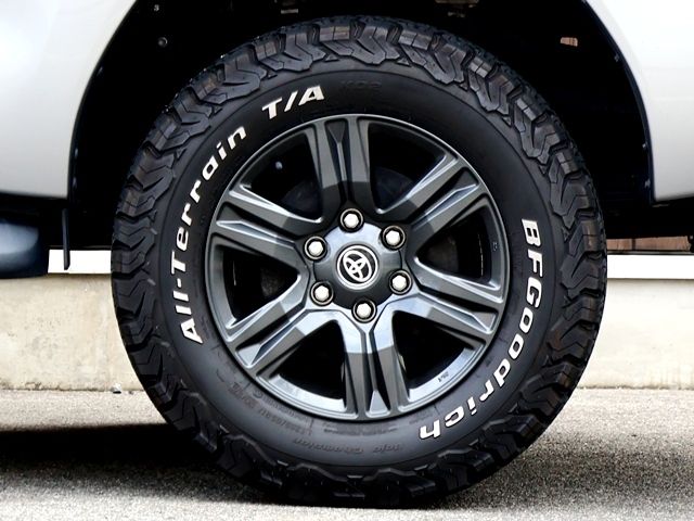 TOYOTA HILUX 4WD 2021 Image 31