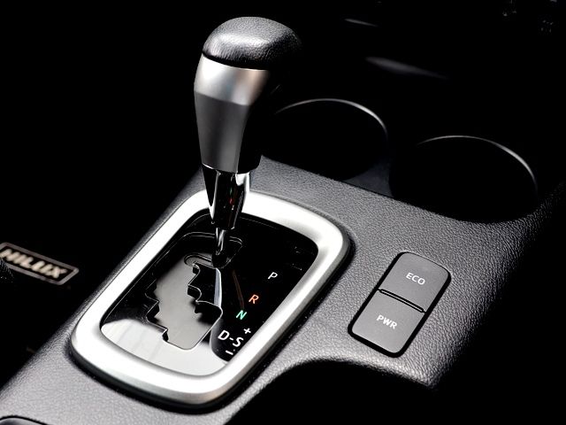 TOYOTA HILUX 4WD 2021 Image 31