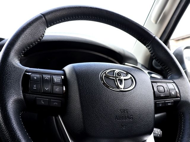 TOYOTA HILUX 4WD 2021 Image 31