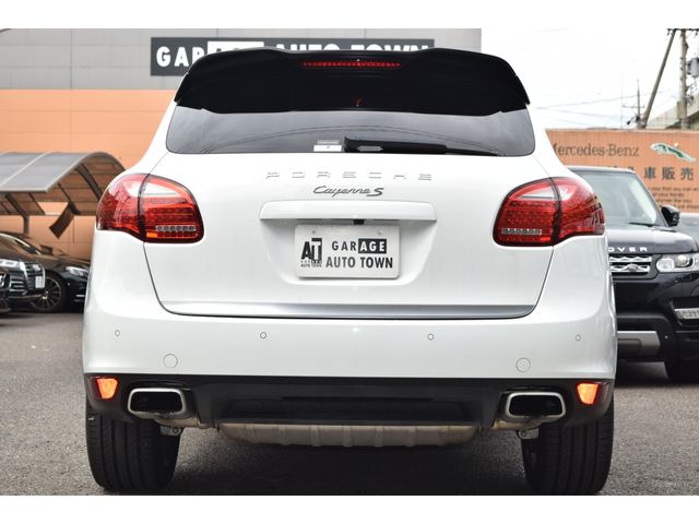 PORSCHE CAYENNE 2013 Image 31