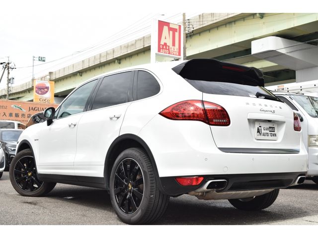 PORSCHE CAYENNE 2013 Image 31