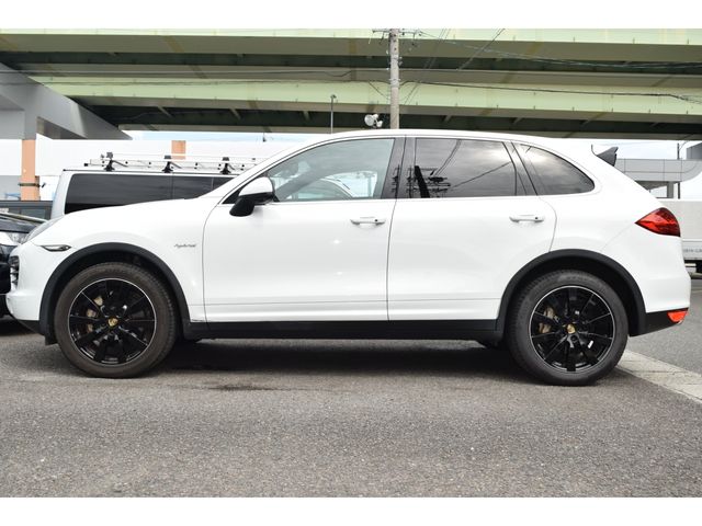 PORSCHE CAYENNE 2013 Image 31