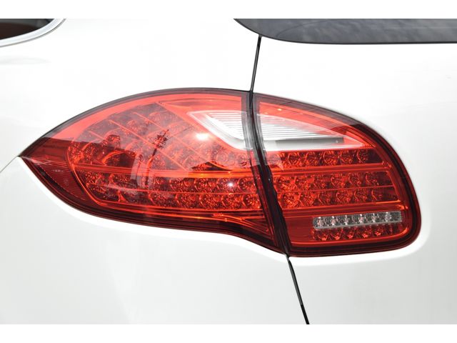 PORSCHE CAYENNE 2013 Image 31