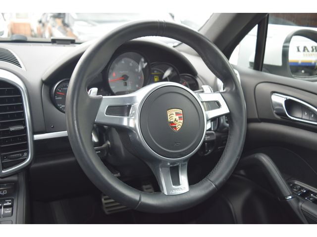 PORSCHE CAYENNE 2013 Image 31