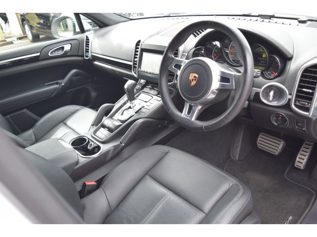 PORSCHE CAYENNE 2013 Image 31
