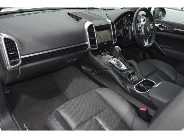 PORSCHE CAYENNE 2013 Image 31