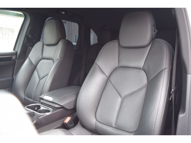 PORSCHE CAYENNE 2013 Image 31