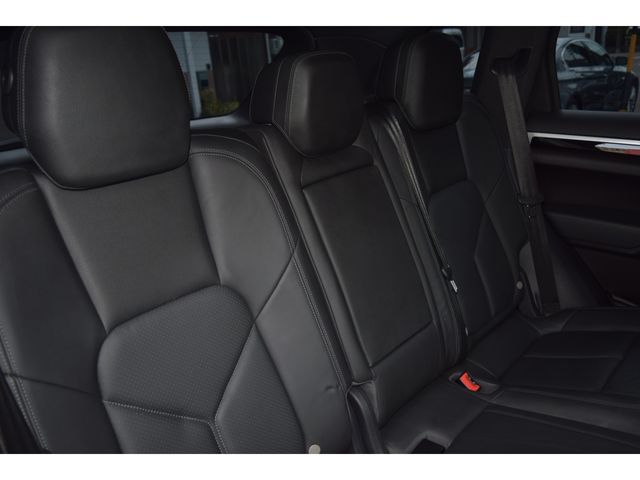 PORSCHE CAYENNE 2013 Image 31