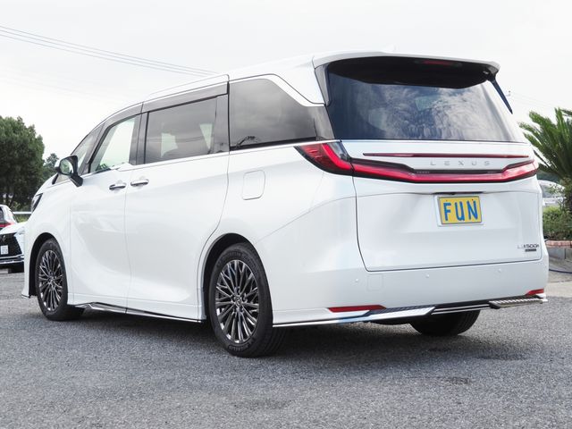 TOYOTA LEXUS LM500H 2025 Image 31