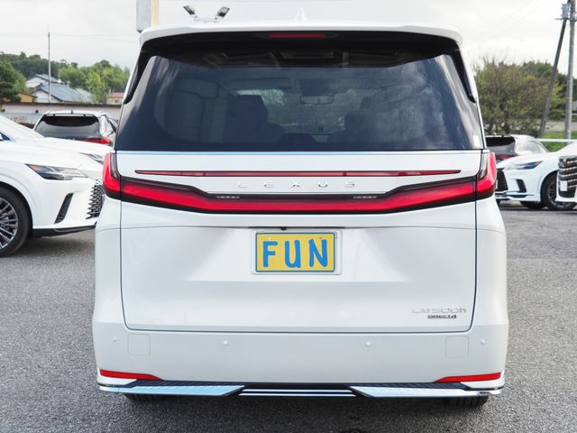 TOYOTA LEXUS LM500H 2025 Image 31