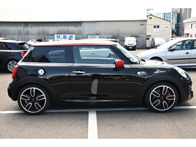 BMW MINI 2019 Image 31