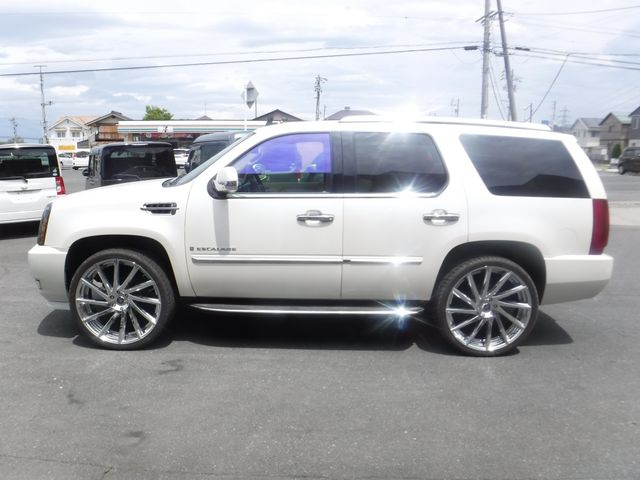 CADILLAC ESCALADE 2013 Image 31