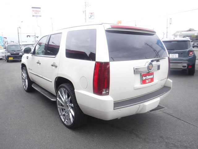 CADILLAC ESCALADE 2013 Image 31