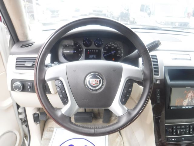CADILLAC ESCALADE 2013 Image 31
