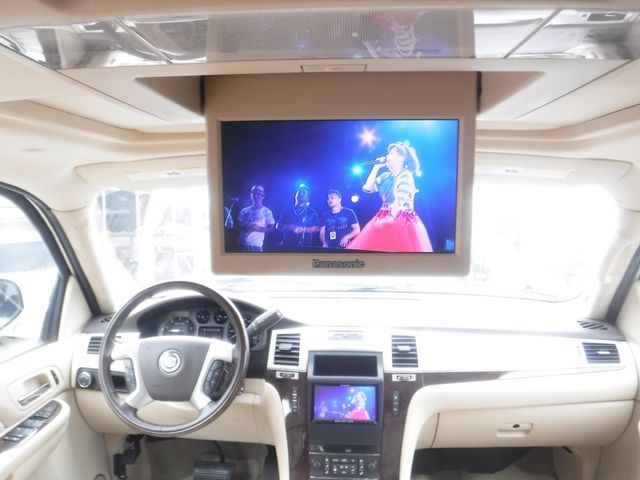 CADILLAC ESCALADE 2013 Image 31