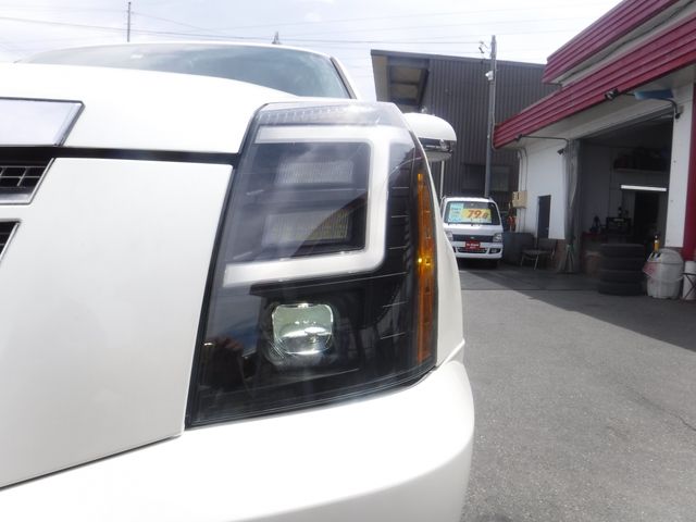 CADILLAC ESCALADE 2013 Image 31