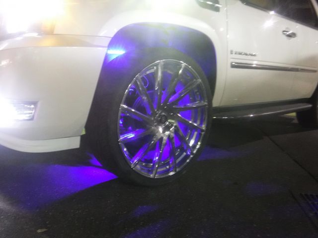 CADILLAC ESCALADE 2013 Image 31